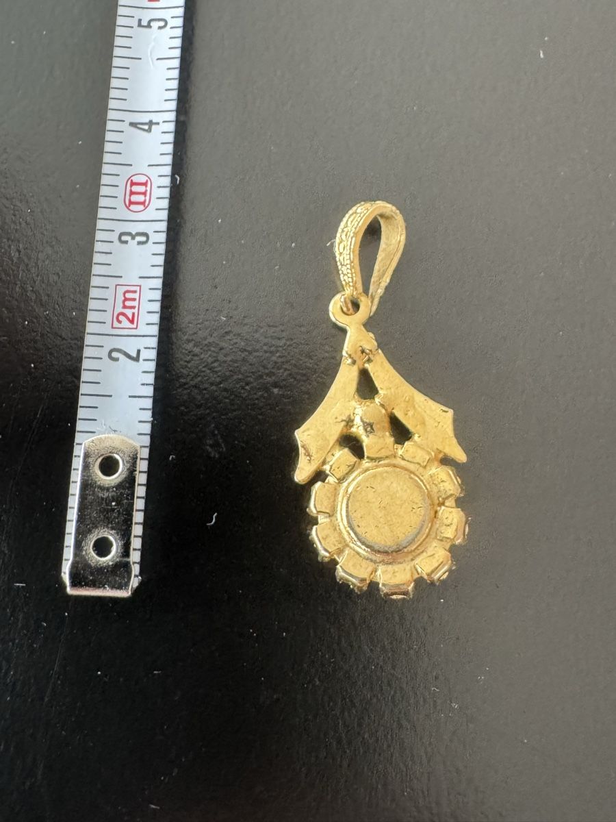 Anhänger: Goldener Modeschmuck Anhänger mit rotem Stein – Neu (gemäss Beschreibung) aus Bellikon von tomsawyer_75 1