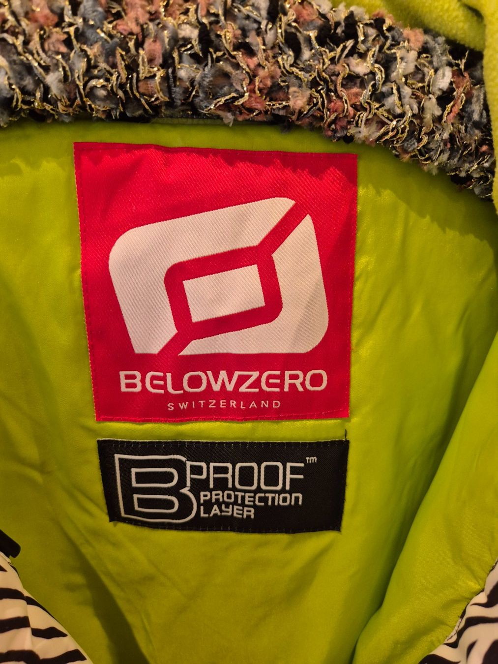 Jacken: Belowzero Skijacke gemustert mit Kapuze  Gr. L – Gebraucht aus Dietikon von grafad 2