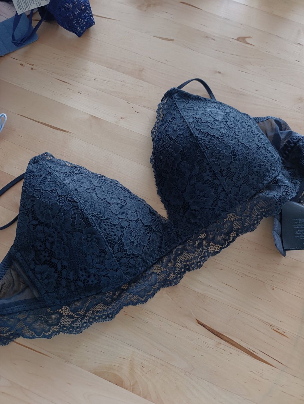 H&M Altra biancheria intima: Bralettes et triangle dentelle 85b – Nuovo (secondo la descrizione) da Fribourg venduto da del_hp6t 3