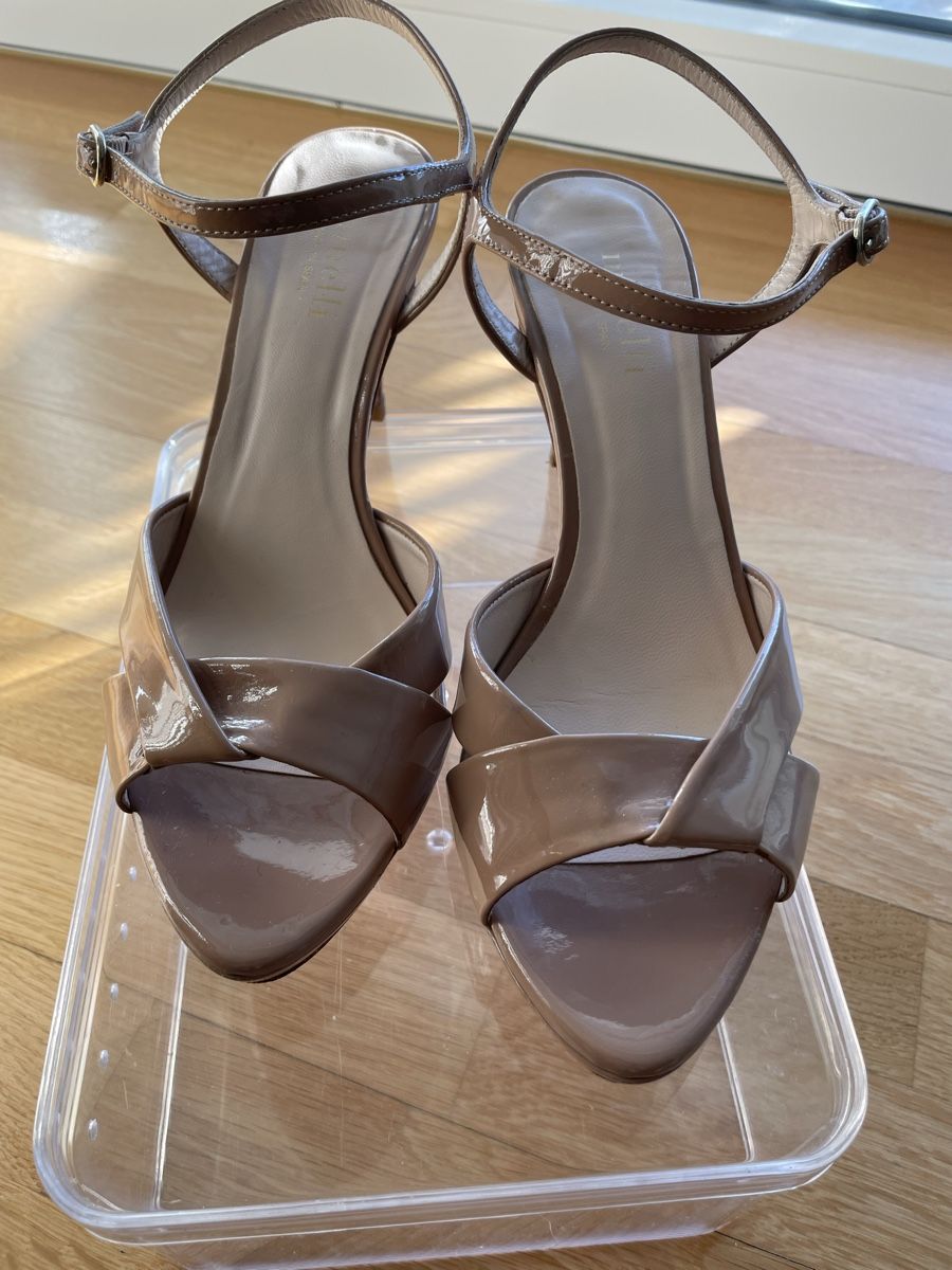 Chaussures femmes: Minelli Sandalen, nude Lackleder, Grösse 38 – Neuf (Voir description) à Zürich par SeldaY