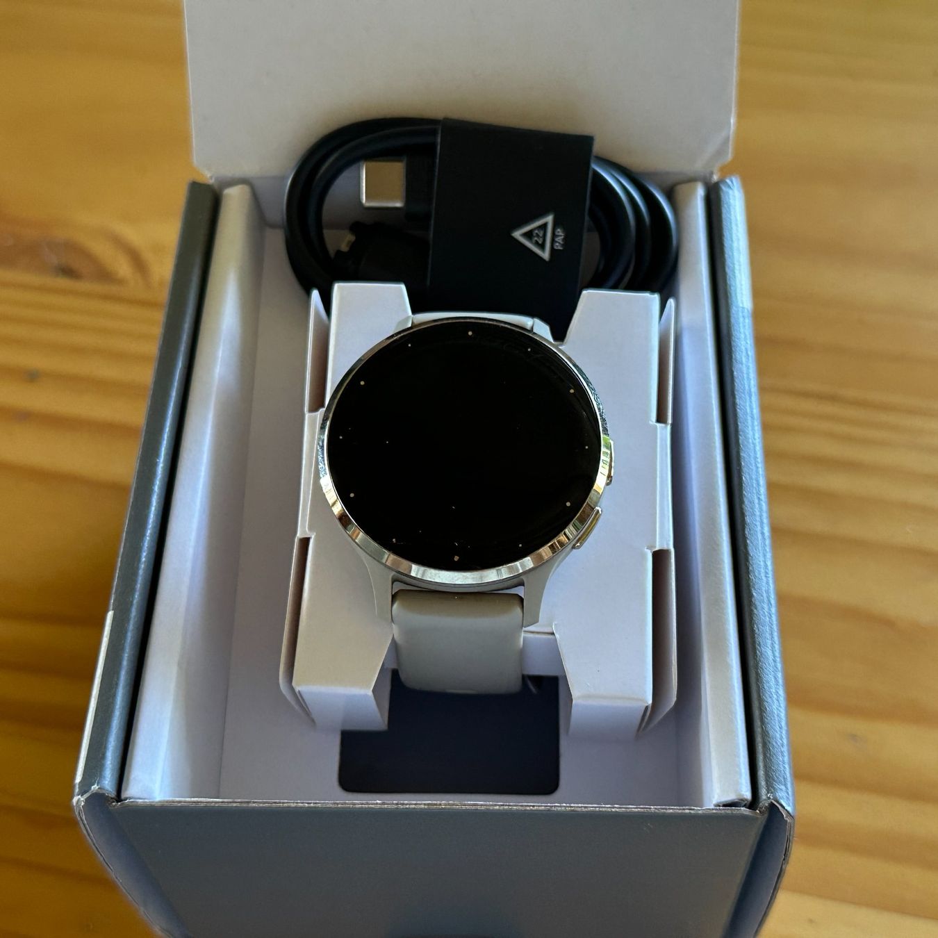 Garmin Smartwatch: GARMIN VENU 3S - gold/beige – Usato da Tägertschi venduto da TheChange 1