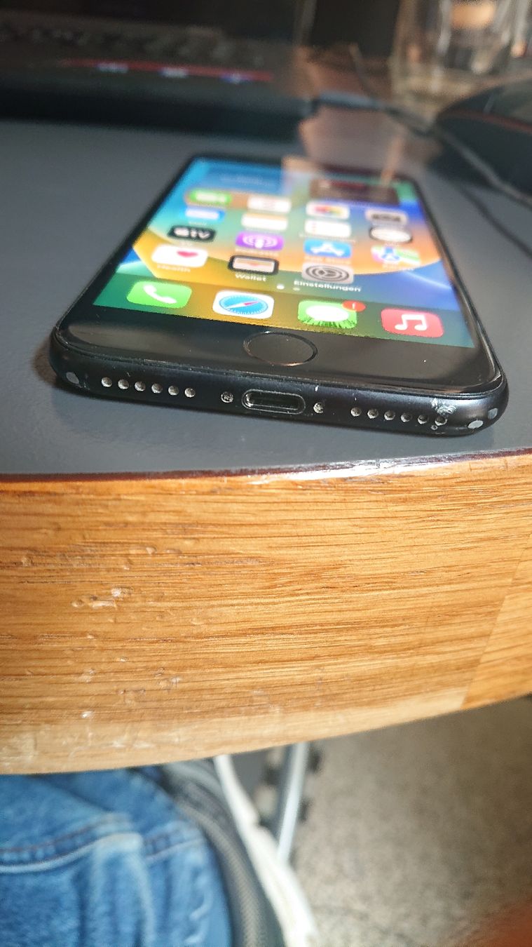 Apple Handys / Smartphones: Apple iPhone SE 2 64gb – Gebraucht aus Flawil von rcnkr 2