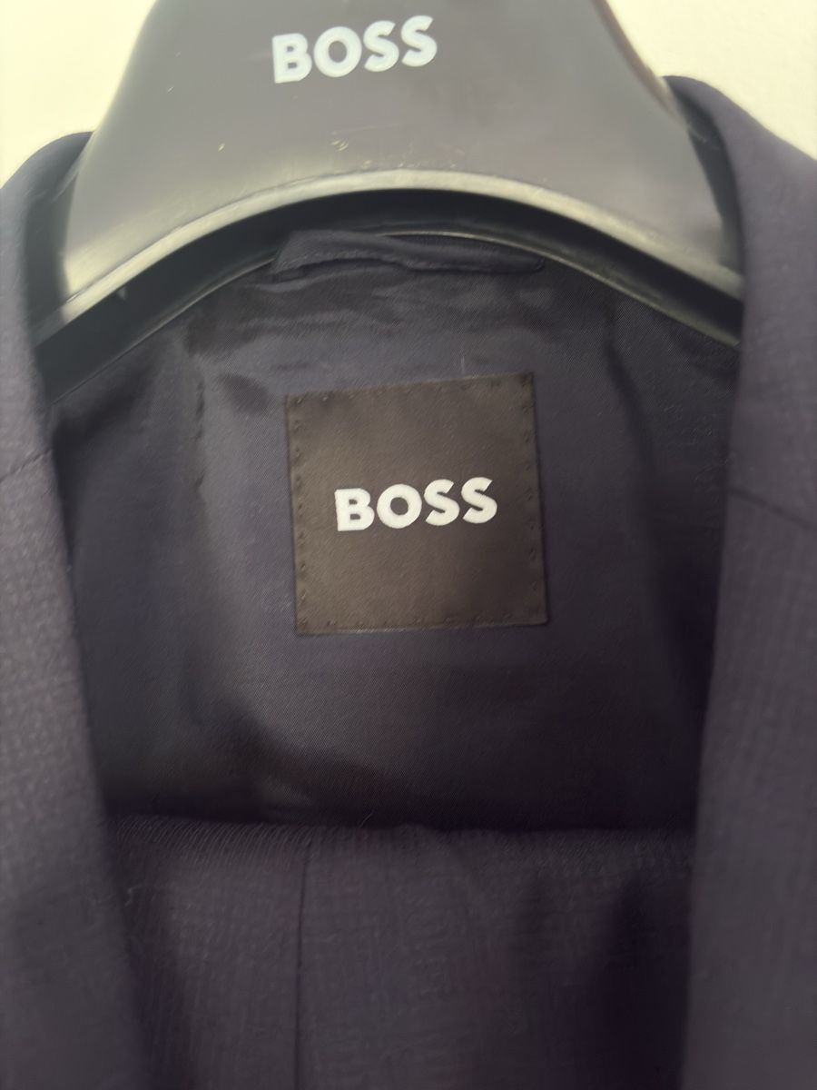 Hugo Boss Costumes, combinaisons de sport et fonctionnelles: Boss Anzug  – D'occasion à Duggingen par mel_5227 2