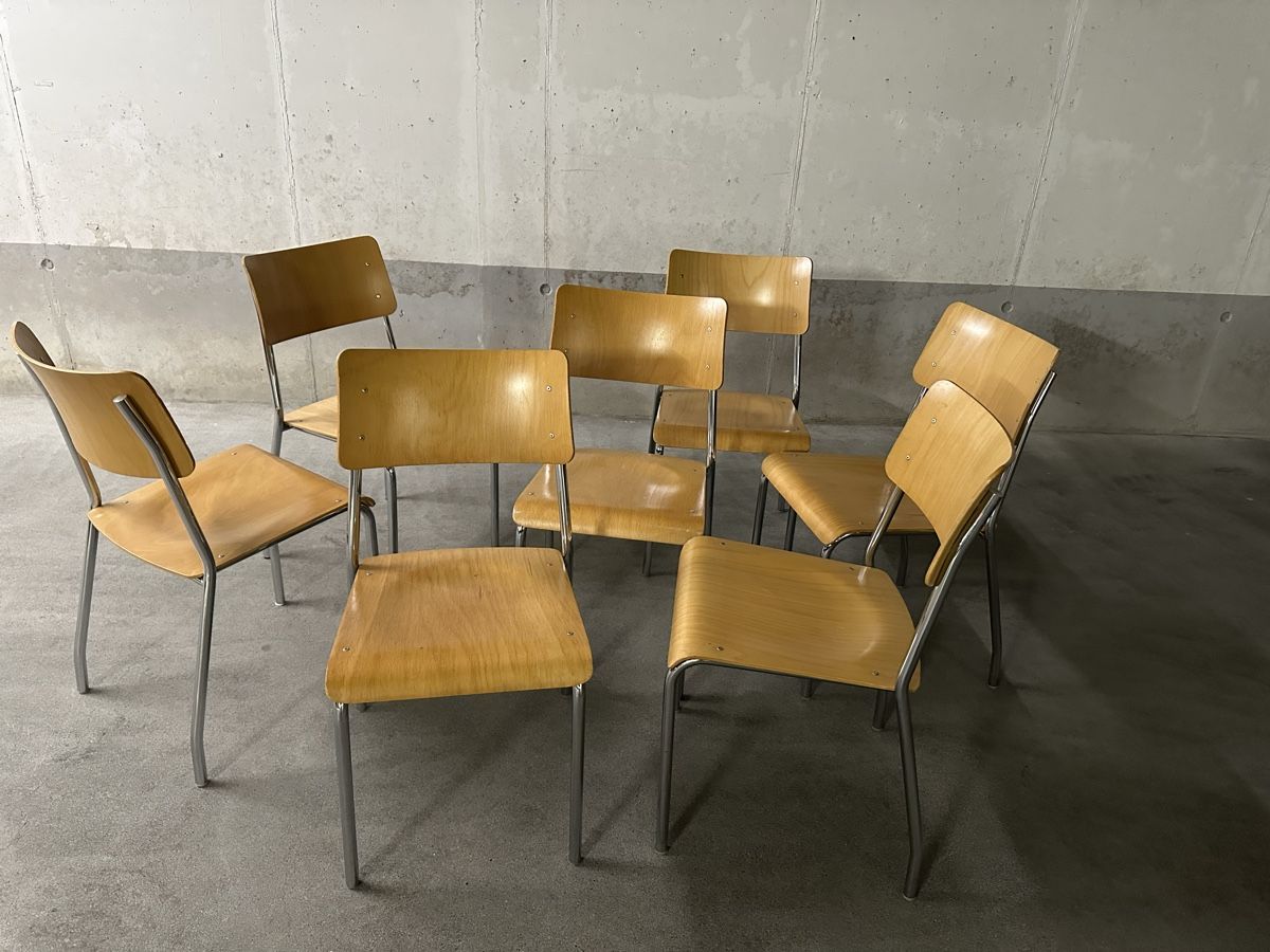 Sedie: 14xStapelstühle aus Holz und Metall – Usato da Niederurnen venduto da KEVIN078 2