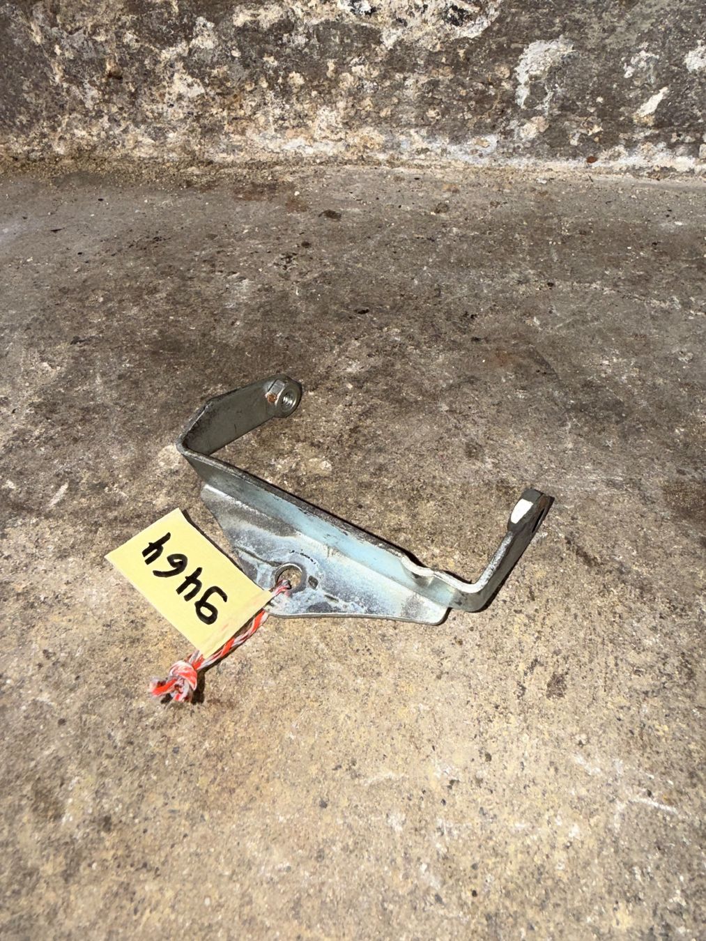 Piaggio Parti ricambio per ciclomotori: Piaggio Mofa Lampenhalter – Usato da Fahrni b. Thun venduto da berger_tuning34