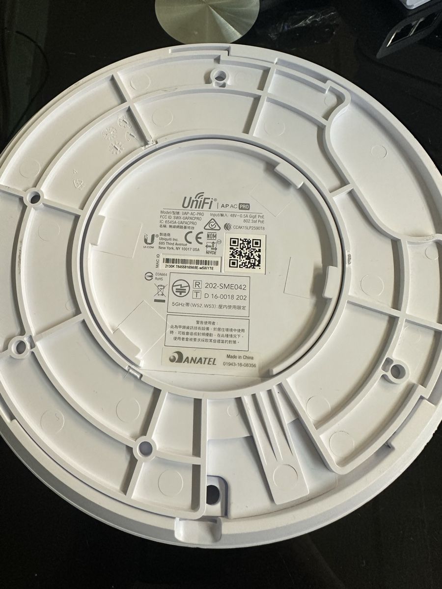 Ubiquiti WiFi: UniFi AP AC PRO 4 Stk. – Usato da Luzern venduto da FrankGroebel 3
