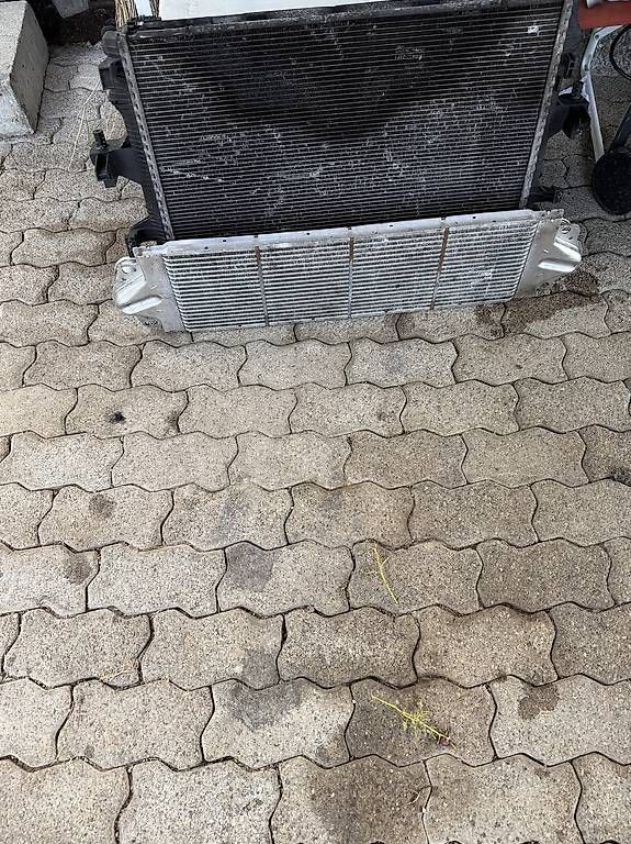 Toutes les pièces auto: Kühler, Motorkühlung, Ladeluftkühler – D'occasion à Horgen par 11sh