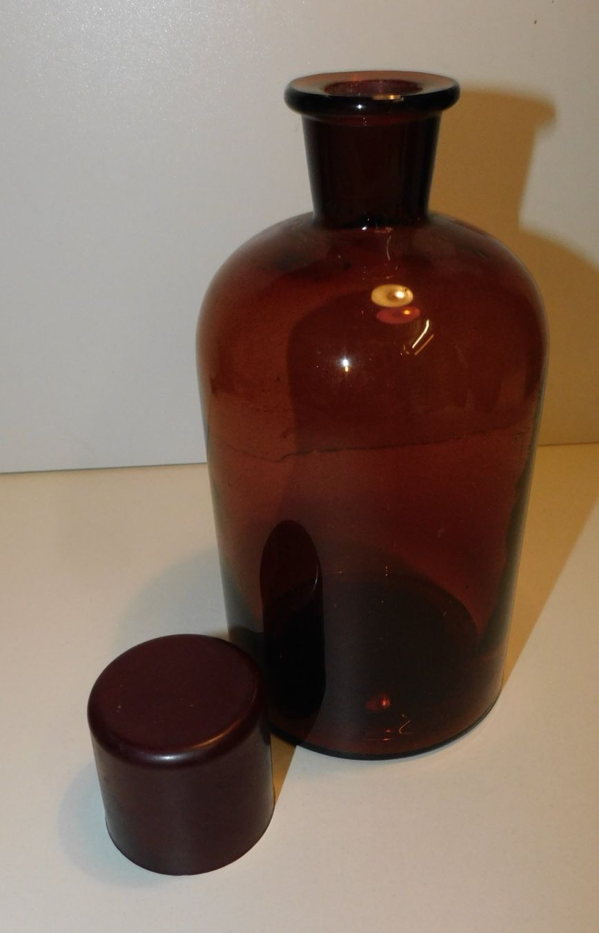 Laborzubehör: Apotheker Flasche antik 1 liter   mit Bakelit Deckel – Gebraucht aus Sursee von 76 2