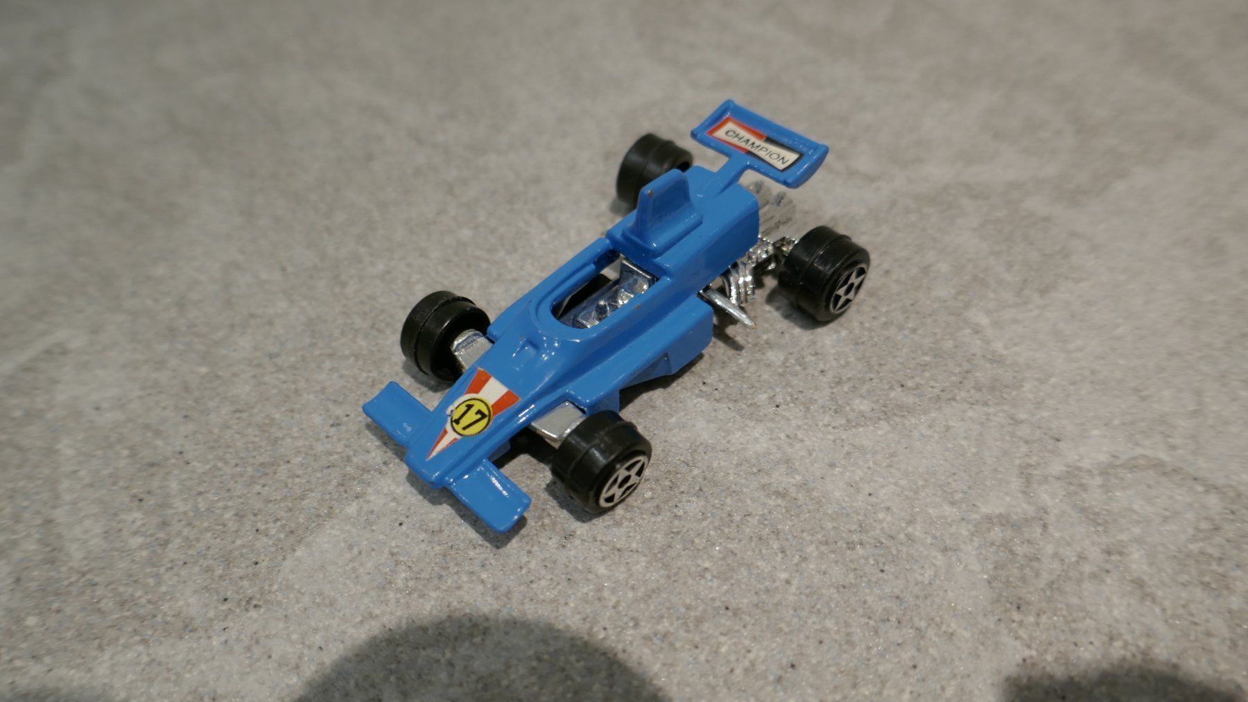 Modellini d'auto: hellblaues Rennauto-Modell – Usato da Allmendingen b. BE venduto da MMC-MuMeCo 2