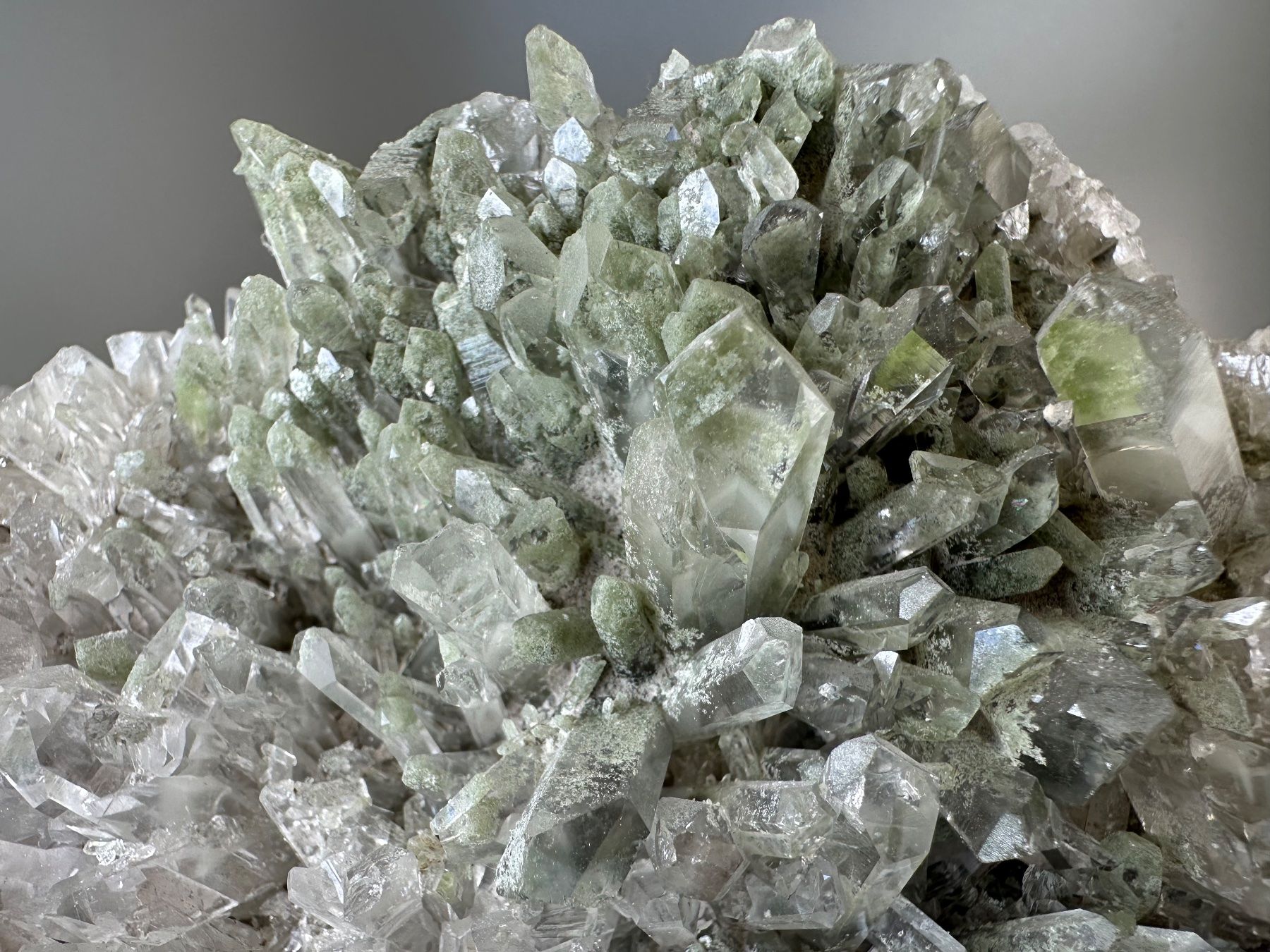 Mineralien & Heilsteine: Phantomquarz Elm – Gebraucht aus Oberuzwil von Crystall0 3