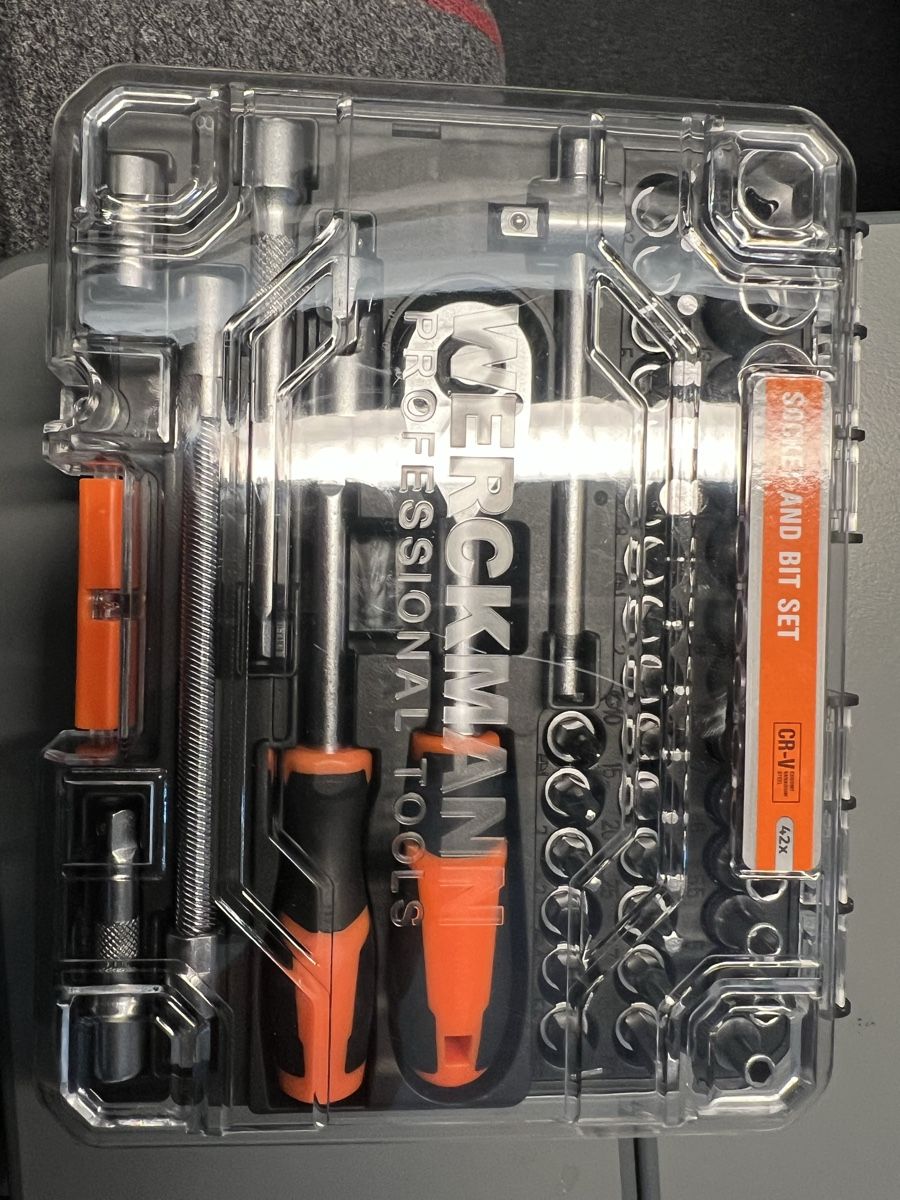 Alle Werkzeuge: Socket & Bit Set (42-teilig) – neu & originalverpackt – Neu und originalverpackt aus Schliern b. Köniz von vac_l86y