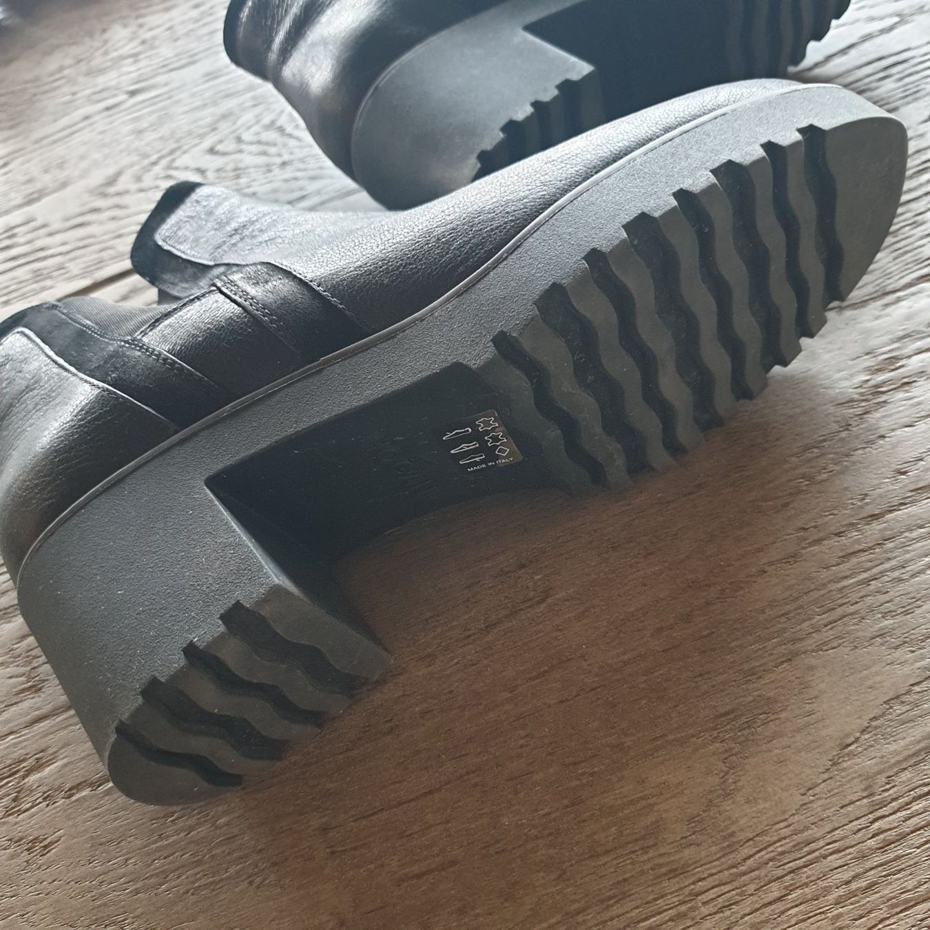 Hogan Damenschuhe: 🐸 HOGAN 37.5 LEDERSTIEFELETTE / STIEFELETTE / BOOT – Gebraucht aus Môtier (Vully) von Frogs 3