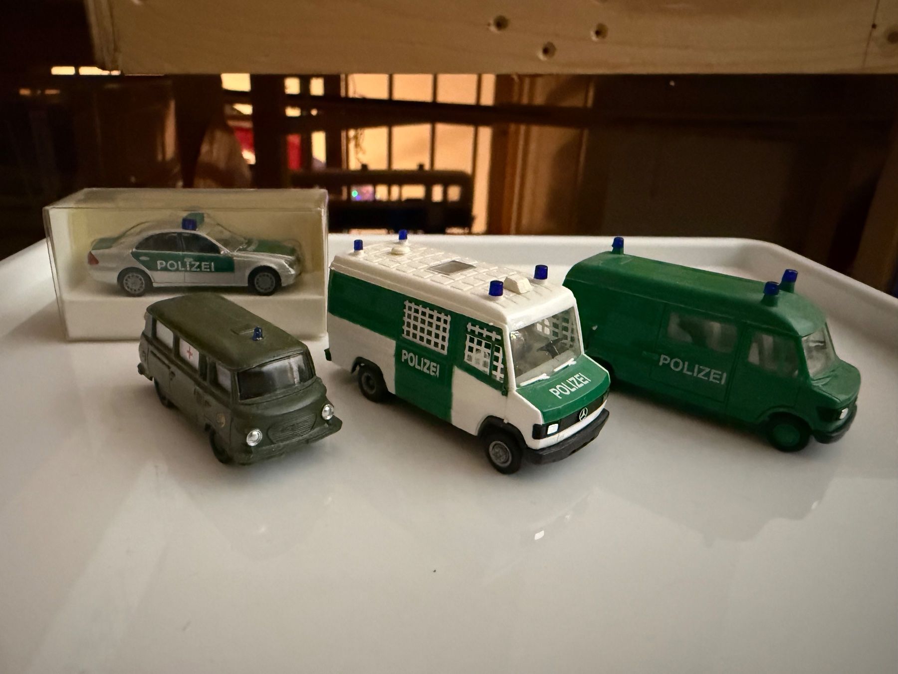 Herpa Kit di modellismo & Modellini statici: Modèles Polizei / Barkas armée 1/87 – Usato da Morrens VD venduto da YannD02 1
