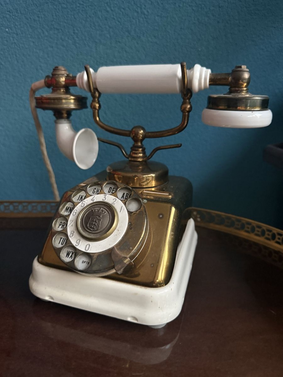 Telefone: Vintage Telefon – Gebraucht aus Binningen von Lillocon