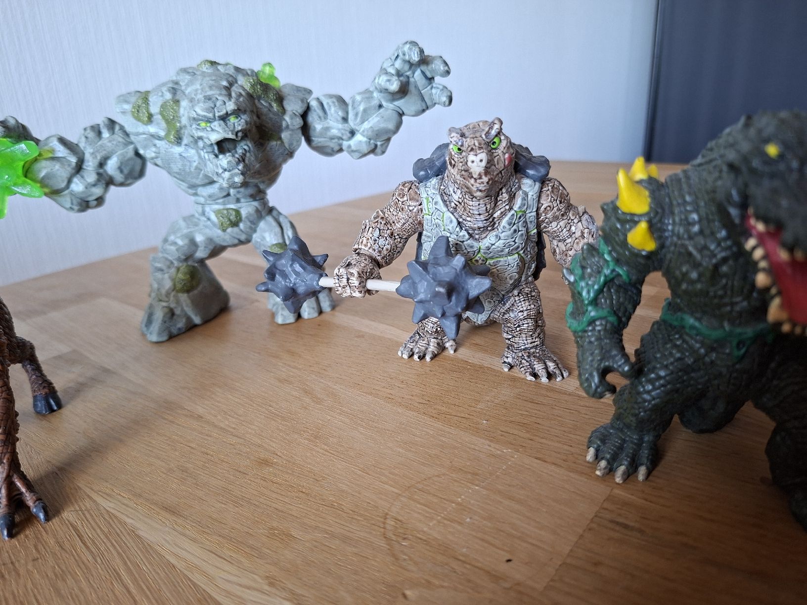 Jouets: verkaufe 5 Schleichmonster – D'occasion à Günsberg par ste_qq59 2