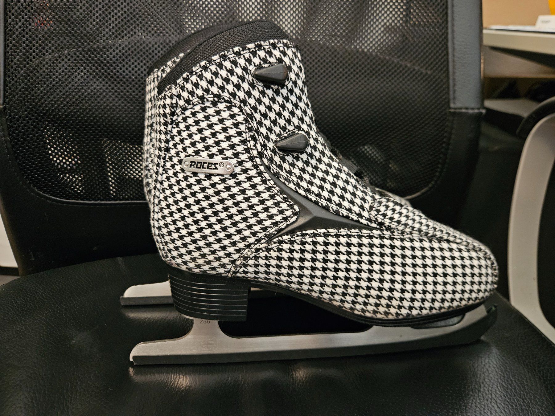 Schlittschuhe: Roces Figure skates Brits – Gebraucht aus Oeschgen von swi_wq8m