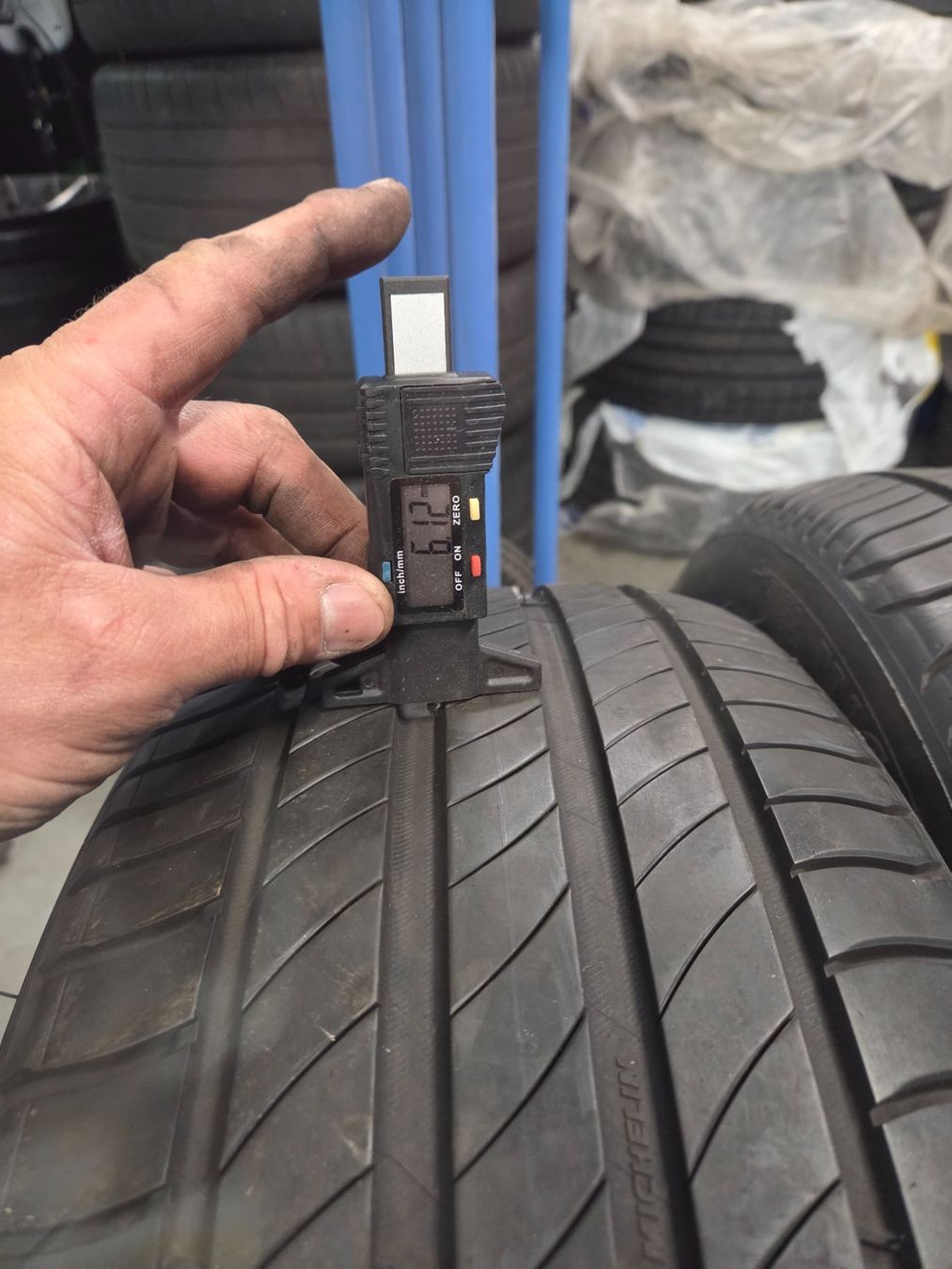 Michelin Pneumatici & Ruote complete: Michelin  235 / 45 R 17 – Usato da Fischbach-Göslikon venduto da Emanuel.Bardhi 1