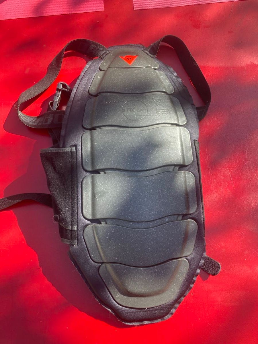 Dainese Protezioni & Imbottiture: Rückenprotektor Dainese M – Usato da Humlikon venduto da schoko_ede