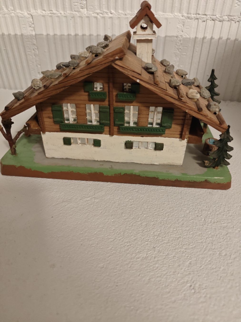 Tutte le decorazioni: Altes Miniatur Chalet-Haus mit Steinen – Usato da Herdern venduto da Pinky_winki 2