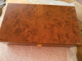 Belle boîte en bois et velours pour 12 montres