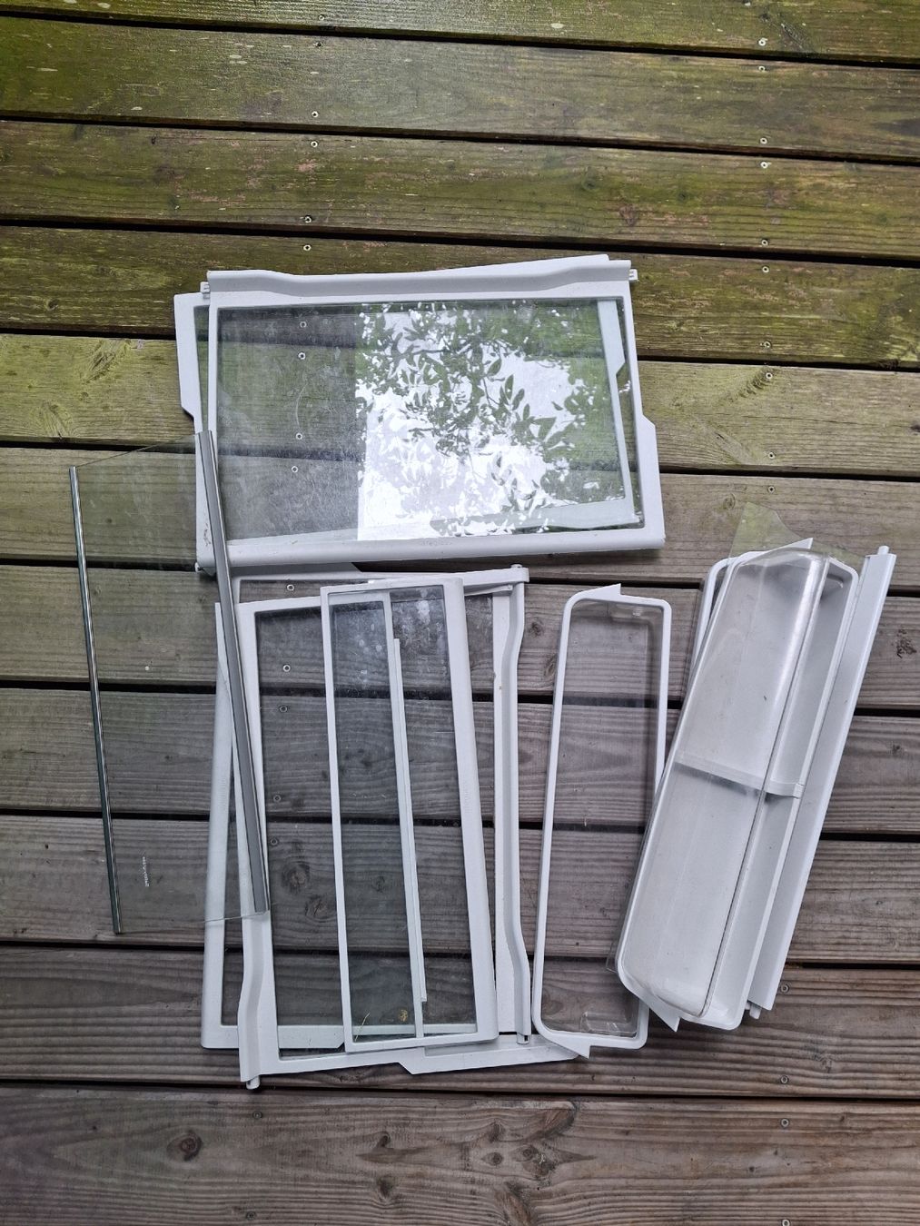 V-Zug Elettrodomestici da cucina: V-Zug Kühlschrank Einsätze Glas – Usato da Aadorf venduto da Greg19