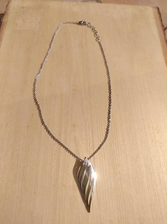 Ketten: Collana da donna in acciaio bianco – Gebraucht aus Sessa von uza_x5jm
