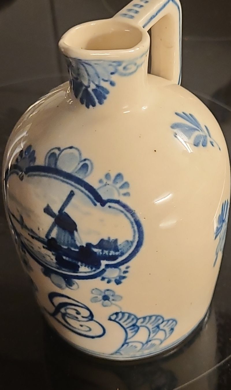 Caraffe: Pichet en faïence de Delft bleu et blanc – Usato da Genève venduto da uneautresaison