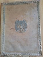 Livre ancien: Quelques reliques émouvantes du passé.