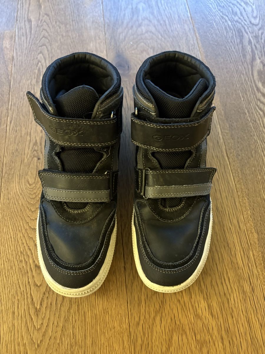 Geox Scarpe per ragazzi: Schuhe Geox, 39, schwarz – Usato da Horgen venduto da Rafnaf 2