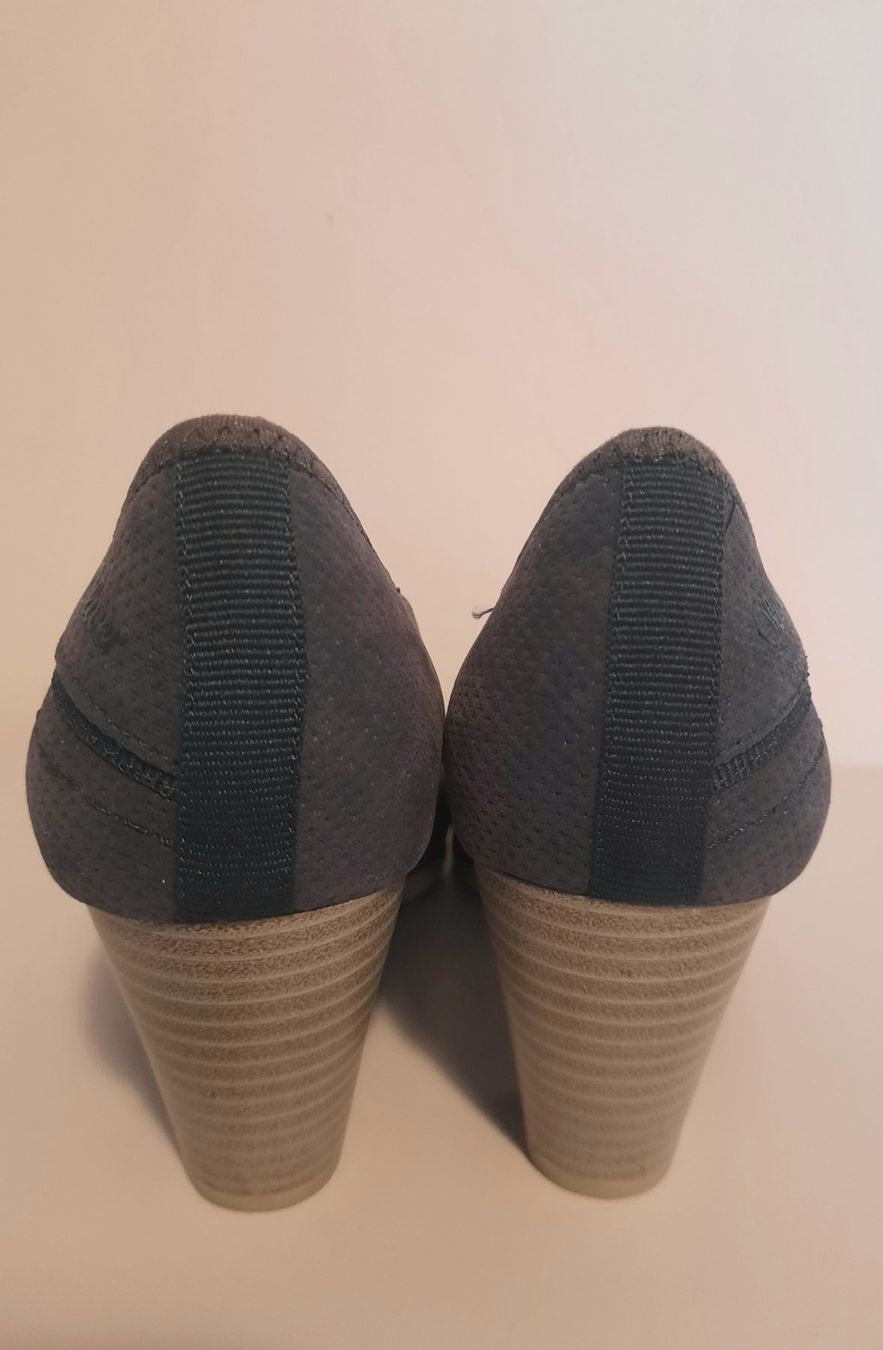 Scarpe da donna: Damenschuh mit absatz – Usato da Zürich venduto da ONVA-RE-USE 3