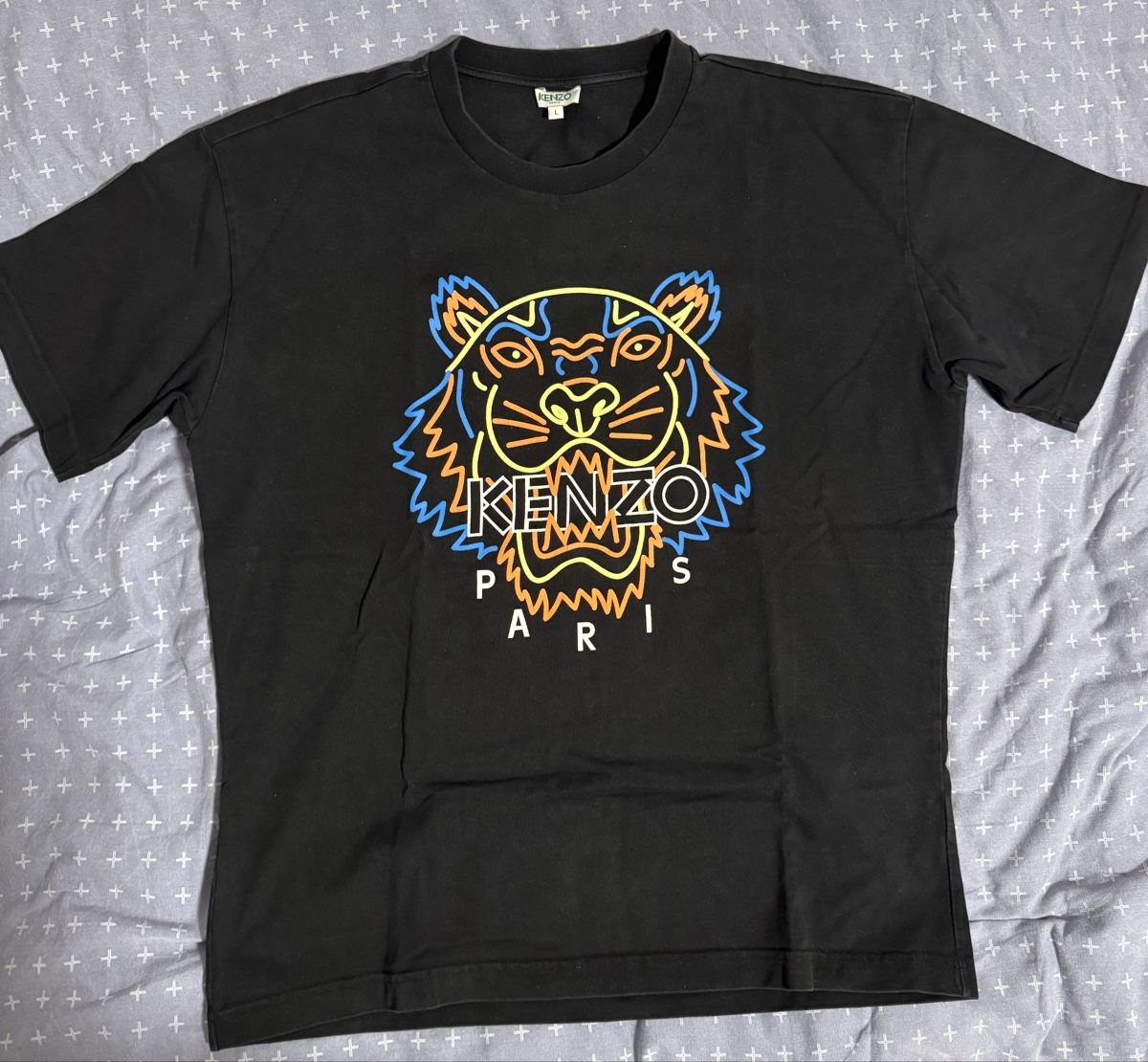 Kenzo T-shirts: Kenzo T-Shirt Grösse L – D'occasion à Zürich par tim_t6kb