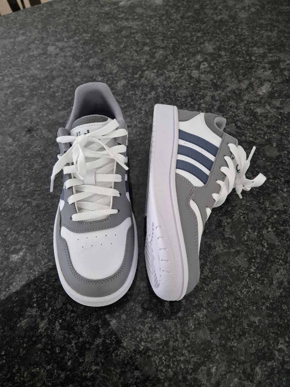 Adidas Scarpe da donna: Adidas Sneaker – Nuovo (secondo la descrizione) da Endingen venduto da mona_giirl00 1