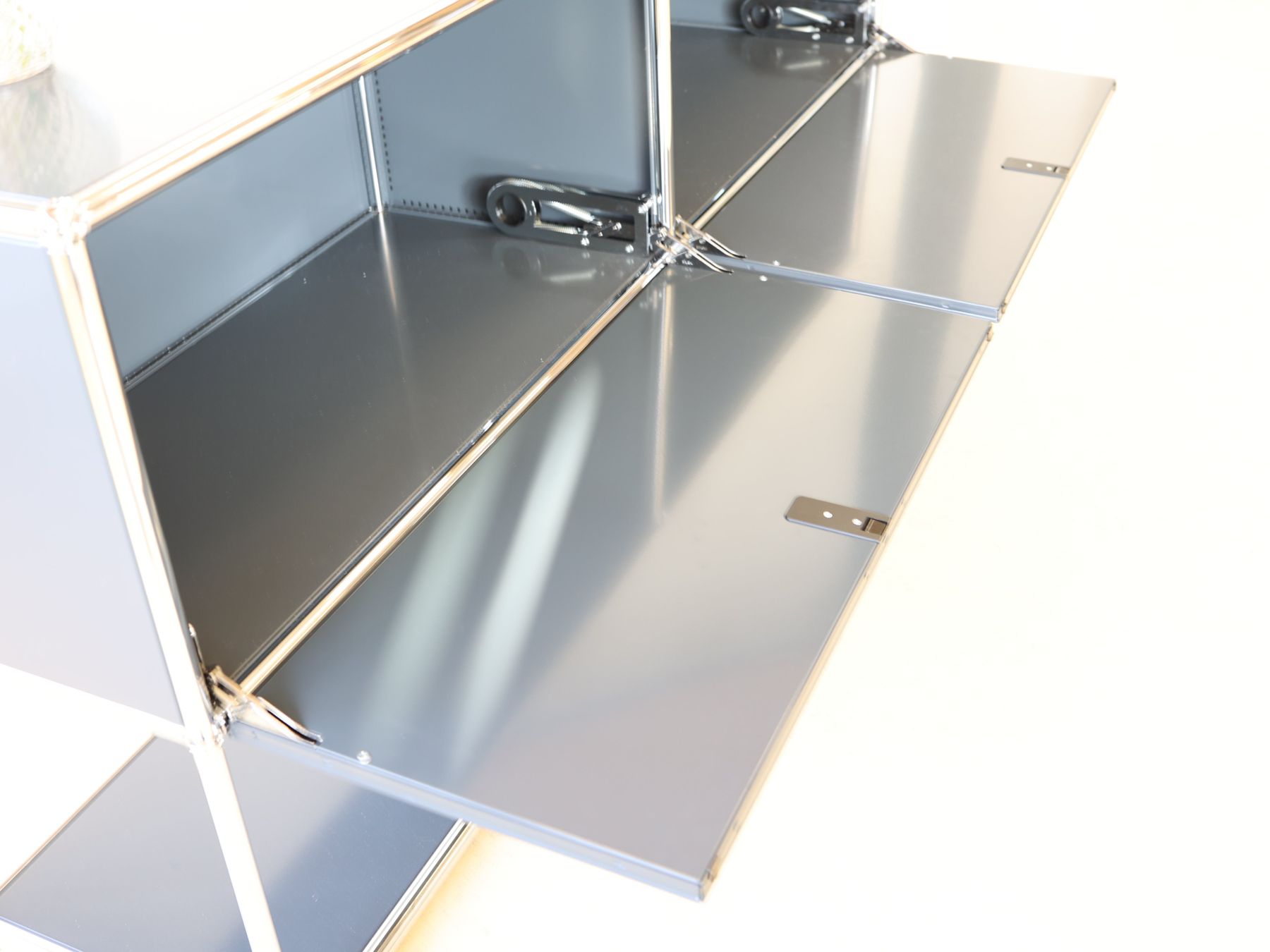 USM Commodes: USM Haller Sideboard | Modularer Designklassiker | – D'occasion à Meinisberg par atelier_TILIJA 7