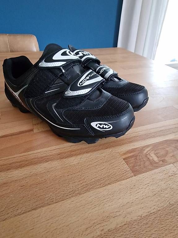 Chaussures hommes: Velo-Schuhe Gr. 39 – D'occasion à St. Gallen par ste_fq9h 2