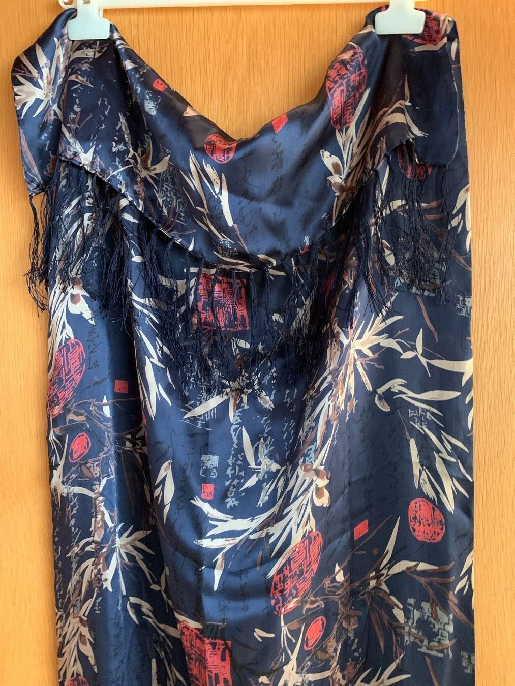Foulard & Sciarpe: Wunderschöner Seidenschal aus China – Nuovo (secondo la descrizione) da Geuensee venduto da Gagisi 1