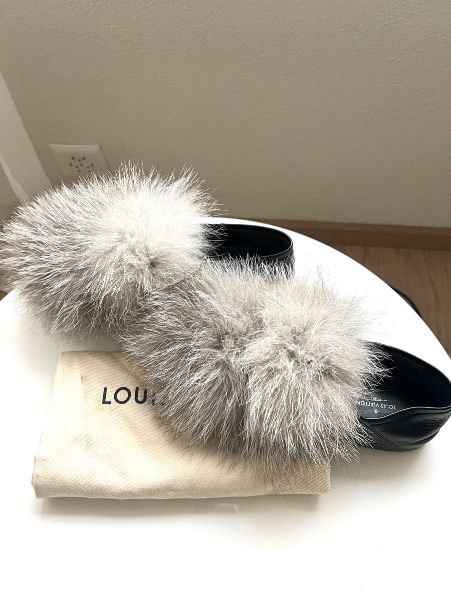 Louis Vuitton Scarpe da donna: Louis Vuitton Upper Case Fur Loafer Gr. 37.5 – Nuovo (secondo la descrizione) da Zürich venduto da Lindor_236 1