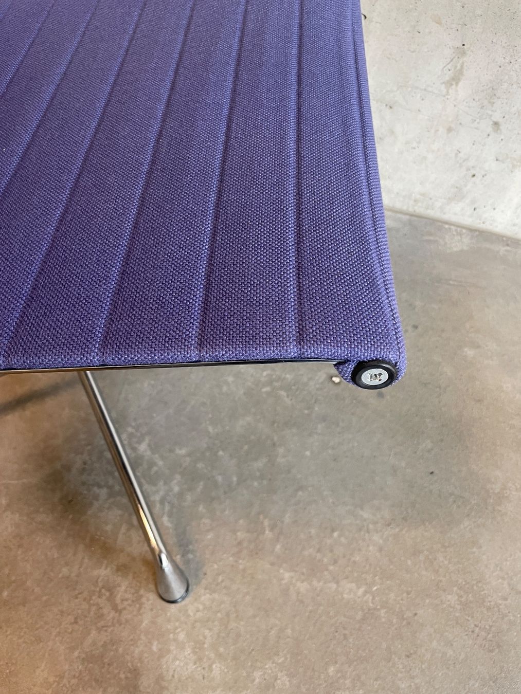 Sedie: Eames Aluchair  EA 105 blau – Usato da Zürich venduto da starch.studio 6