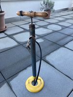 Alte Fahrradpumpe funktionstüchtig