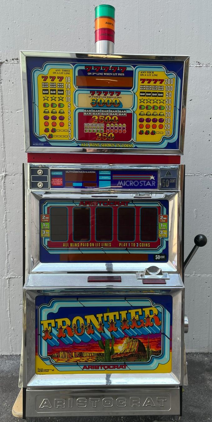 Machines à sous: Casino Spielautomat Gehäuse – D'occasion à Tagelswangen par Ntronic 1