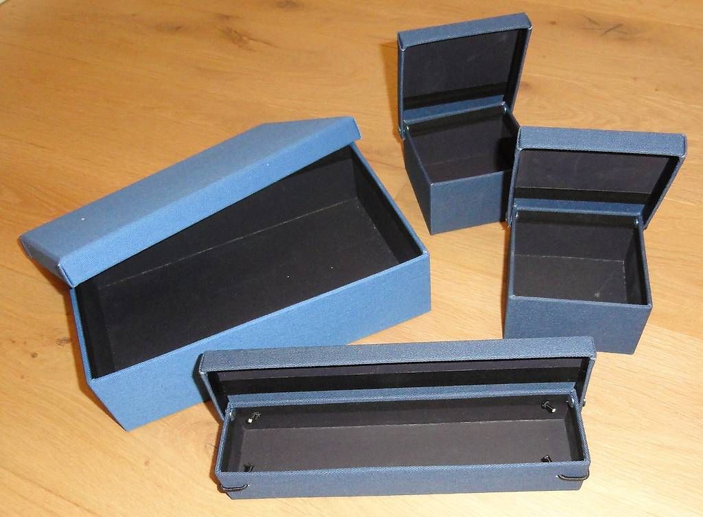 Autres articles pour la maison: 4 boîtes bleues  🟦 – D'occasion à St-Livres par lune_bleue 1