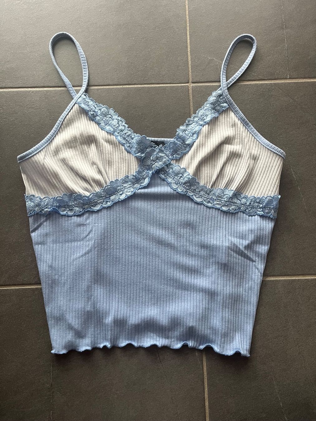 Primark Tops: Top mit Spitze in hellblau - Primark (M) – Neuf (Voir description) à Wallenried par nfe_2xn6