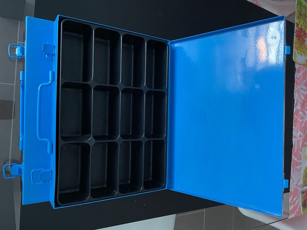 Knorr Prandell Sortimentsbox Glasperlen – 80 G, Hellblau, Mit Faden & Verschlüssen