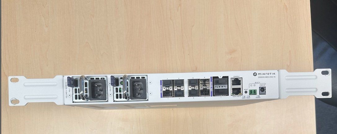 Hub & Switch: MikroTik CRS510-8XS-2XQ-IN Switch – Usato da Zürich venduto da Secginekmek