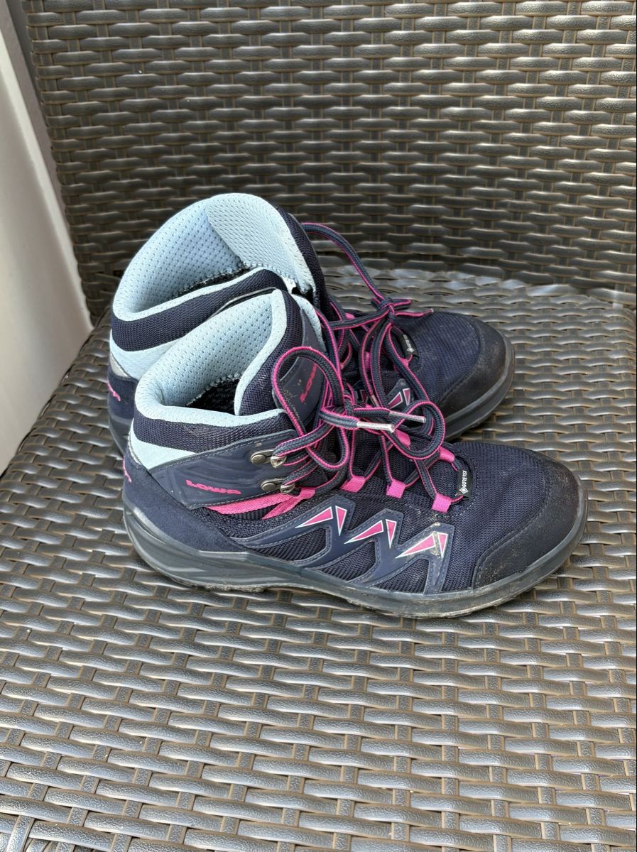 Lowa Scarpe da donna: Lowa Wanderschuhe  – Usato da Goldau venduto da nic_75p6