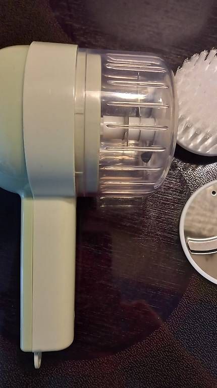 Elettrodomestici da cucina: Kleine Küchenmaschine – Usato da Wattwil venduto da Rainbow412 2