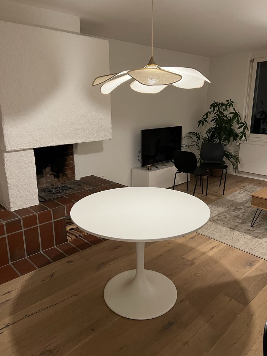 Ikea Tavoli: Round Dining Table, Round, Ikea Doksta, White, Good Condito – Usato da Zürich venduto da por_qv7w 2