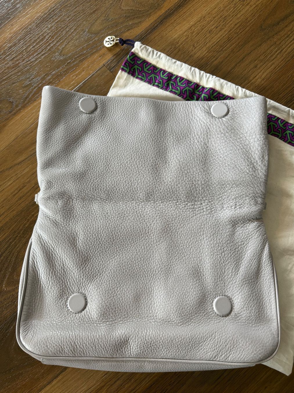 Tory Burch Borse da donna: Tory Burch Clutch, hellgrau, neuwertig, mit Staubbeutel – Nuovo (secondo la descrizione) da Lachen SZ venduto da schoenundgut 2