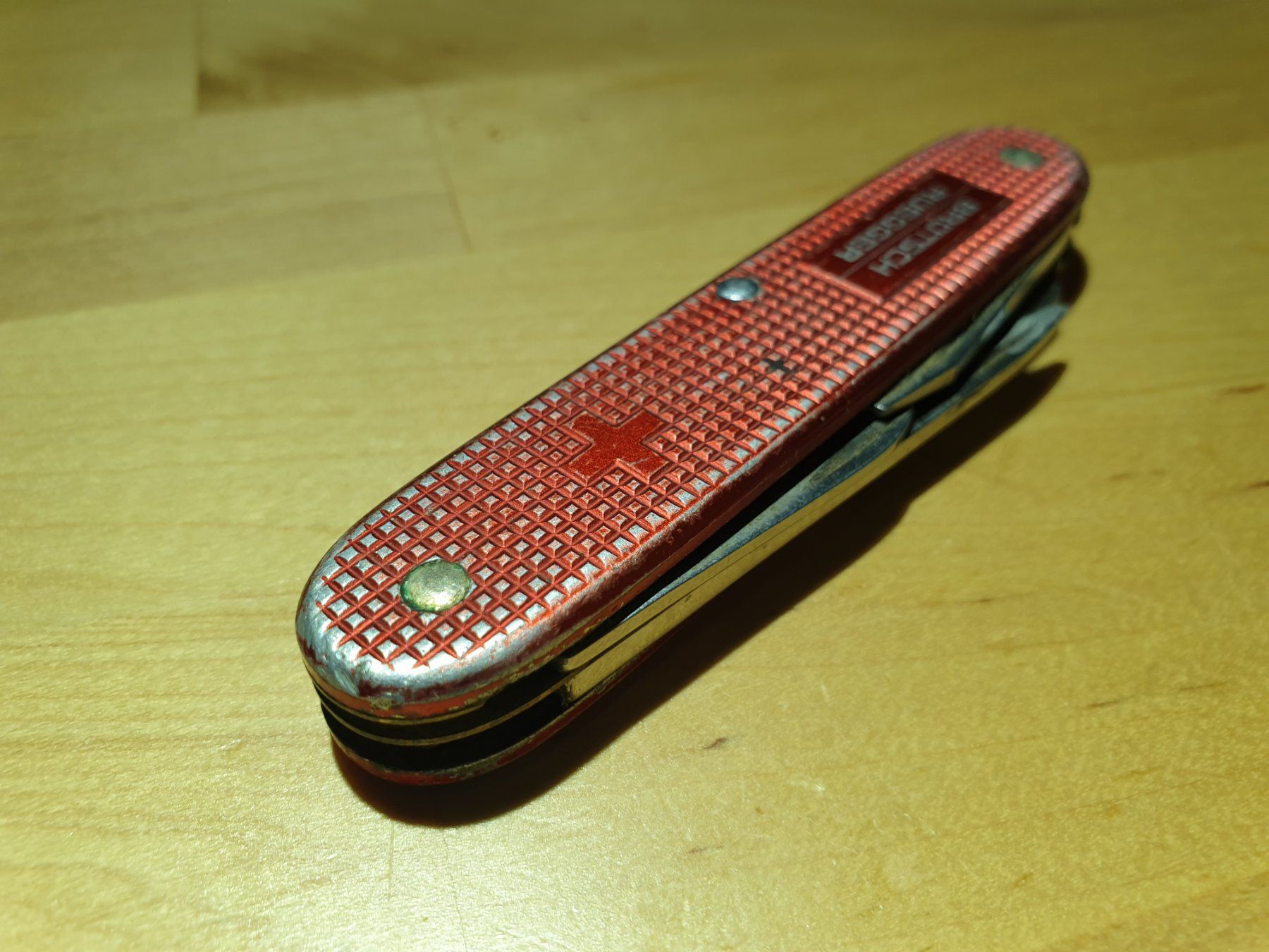 Victorinox Coltelli tascabile: Rot Victorinox Sackmesser Oc Aloc Rüegger – Difettoso da Val D Illiez venduto da SnowRoof 2