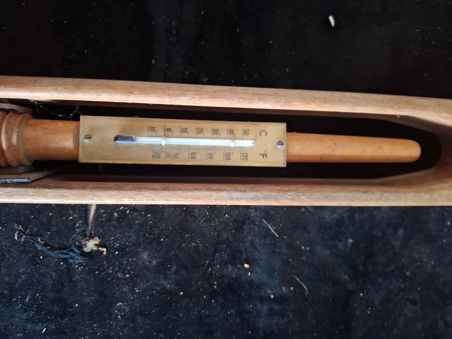 Altri elettrodomestici e apparecchi d’epoca: Webschiffchen mit Thermometer Holz antik Dekoobjekt – Usato da Schönholzerswilen venduto da clyde123 1