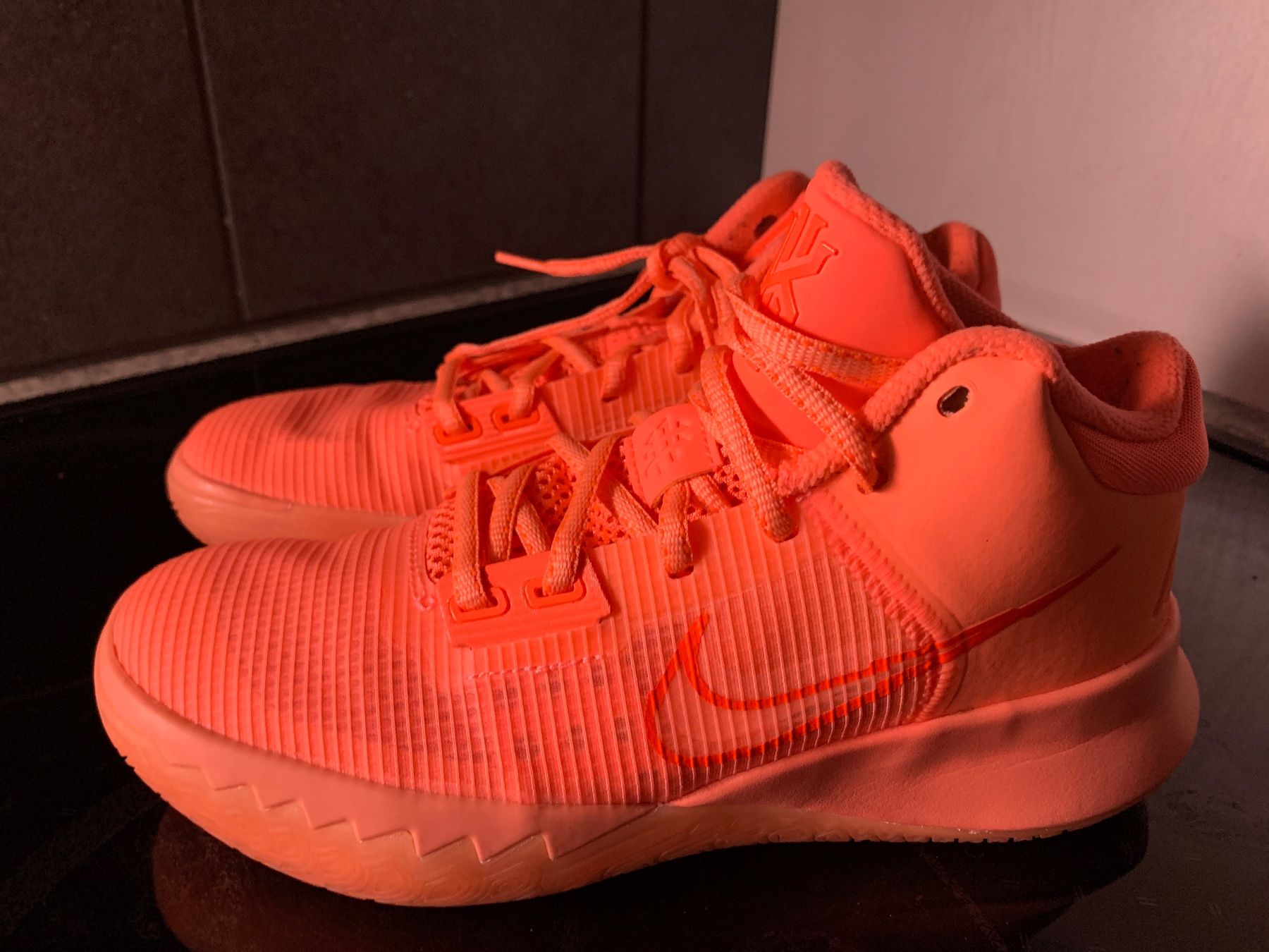 Nike Scarpe da uomo: Nike Kyrie Flytrap 4 | Sport Vision Gr. 38,5 – Usato da Steinebrunn venduto da Littlebird1